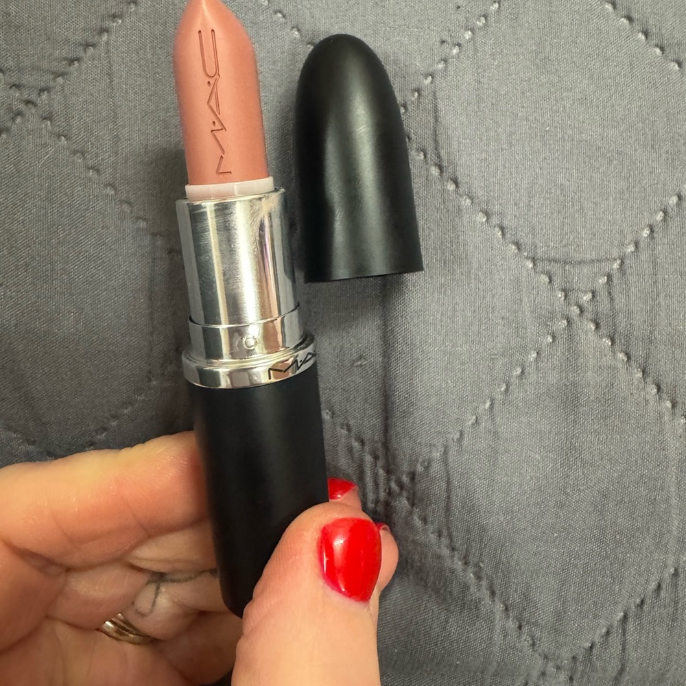 MAC Cosmetics Satin Lipstick - Modesty